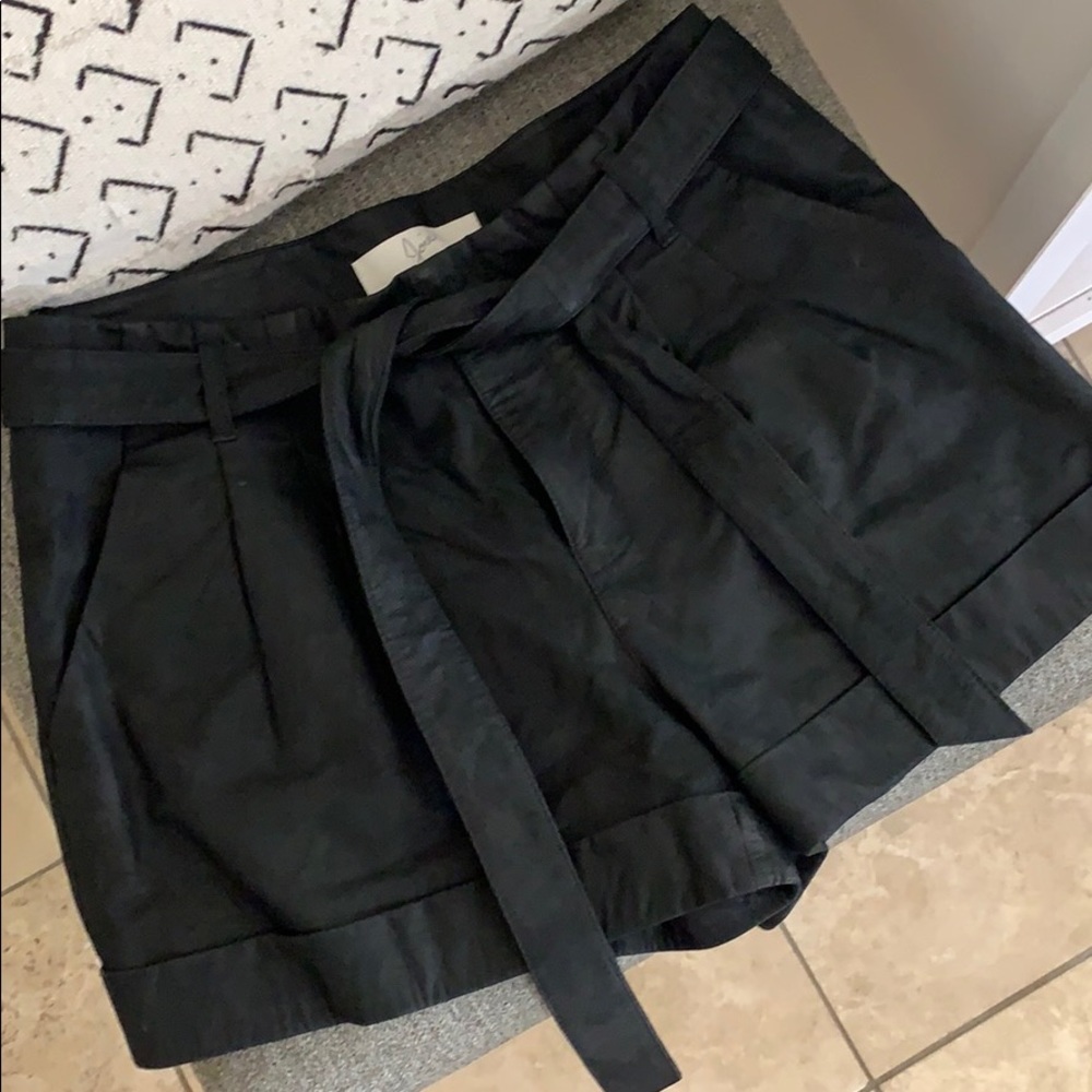 Joie 100% goats leather short